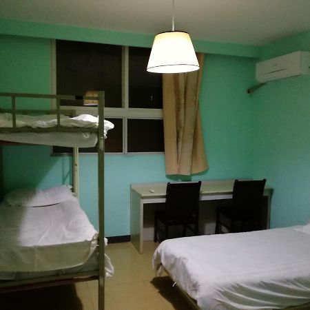 25°C Four Season Youth Hostel Qingdao Exterior photo