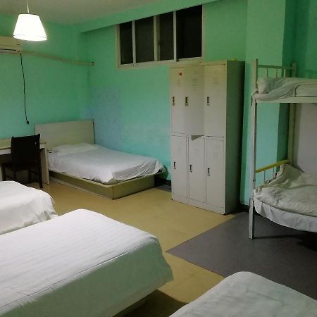 25°C Four Season Youth Hostel Qingdao Exterior photo