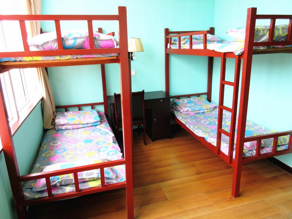 25°C Four Season Youth Hostel Qingdao Room photo