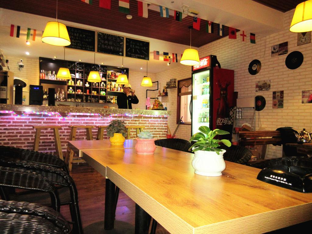25°C Four Season Youth Hostel Qingdao Exterior photo