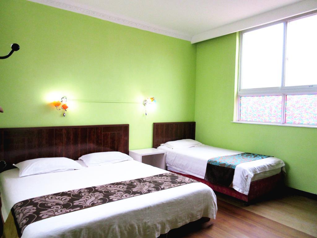 25°C Four Season Youth Hostel Qingdao Exterior photo