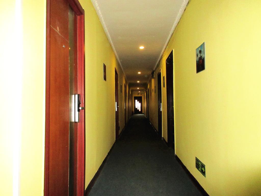 25°C Four Season Youth Hostel Qingdao Exterior photo