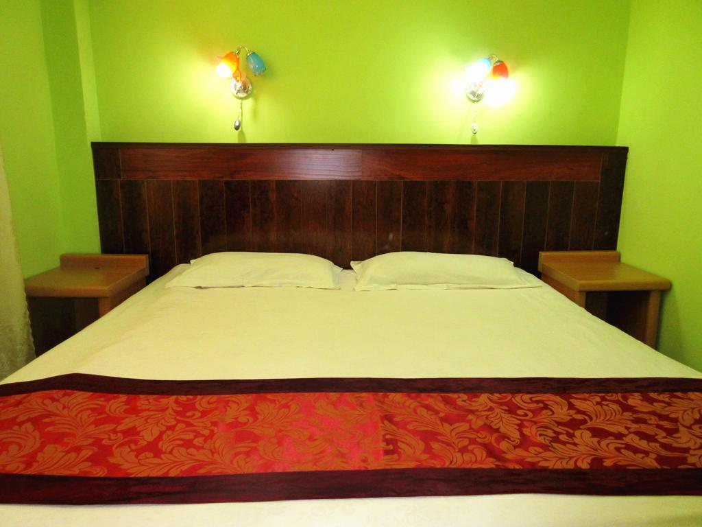 25°C Four Season Youth Hostel Qingdao Exterior photo